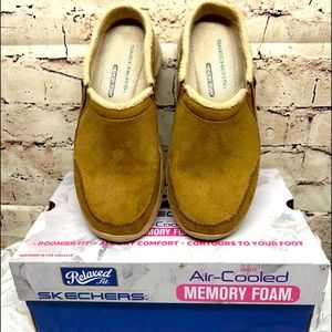 SKECHERS Relaxed Fit Womens Size 7 Sneakers Memory Foam Shoes - Brown / Tan